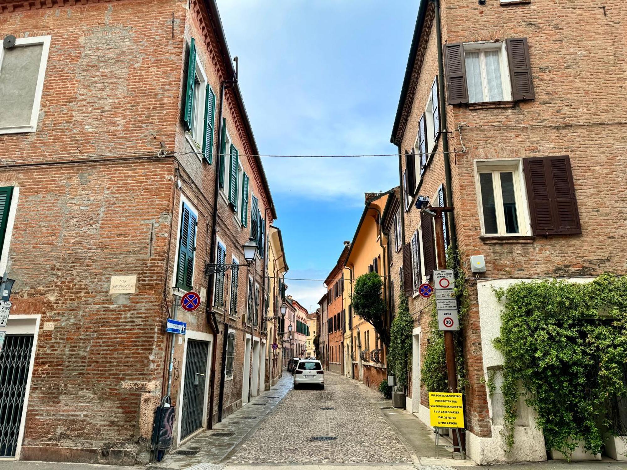 Appartamento Oasi Rinascimentale Con Giardino In Centro Ferrara Esterno foto